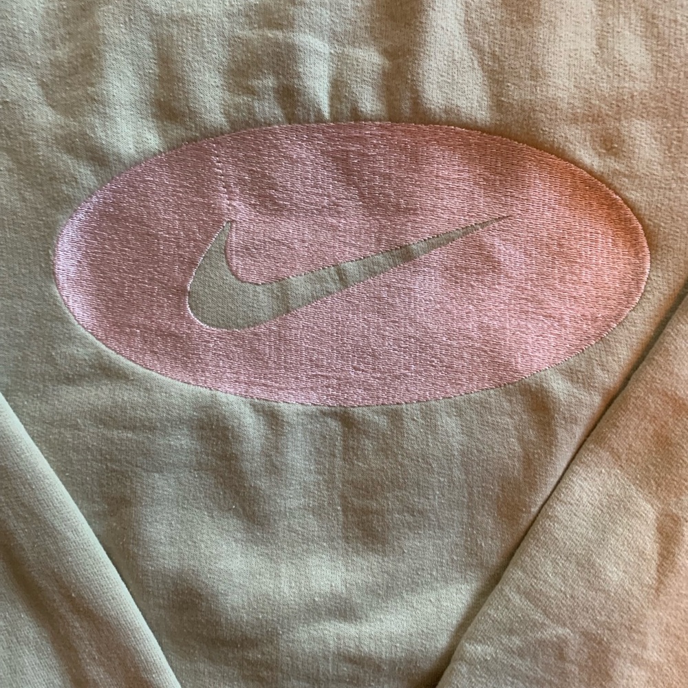 (SOLD) Vintage Nike Pullover